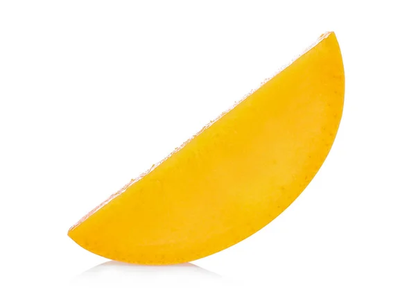 Plátek čerstvé mango izolovaných na bílém pozadí — Stock fotografie