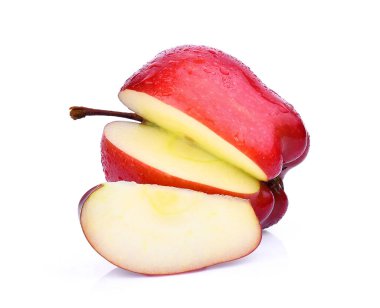 taze kırmızı elma suyu ile izole üzerinde beyaz arka plan damla