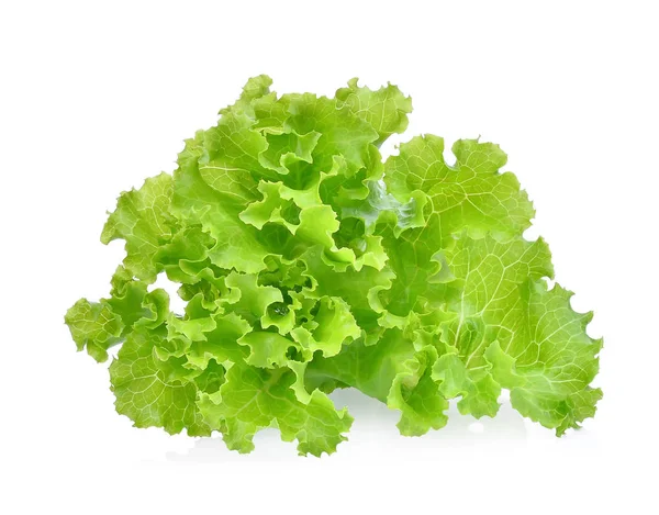 Folhas de salada de alface verde fresca isoladas sobre fundo branco. — Fotografia de Stock