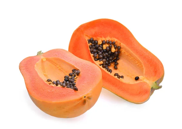 Die Hälfte der frischen Papaya isoliert auf weißem Hintergrund — Stockfoto