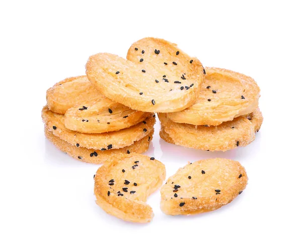 Biscoito com gergelim preto isolado sobre fundo branco — Fotografia de Stock