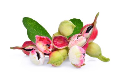 Beyaz arka plan üzerinde izole taze manila demirhindi meyve