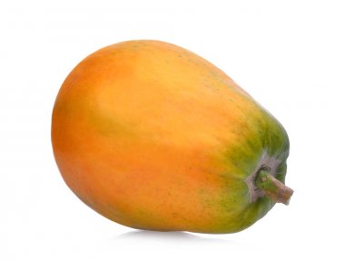 Beyaz arka planda izole edilmiş taze olgun papaya.