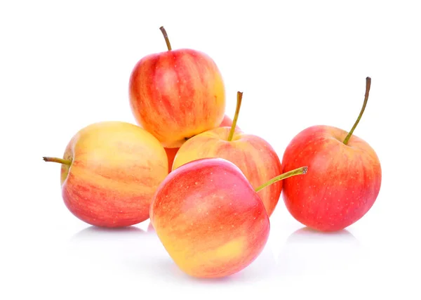 Красный карлик яблоки изолированы на белом фоне — стоковое фото