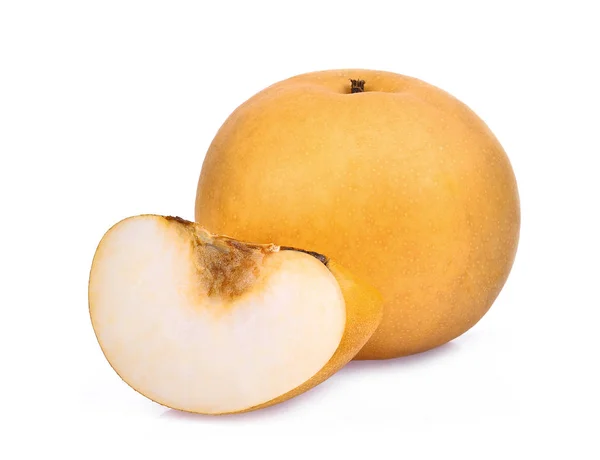 Geheel en snijd van sneeuw pear fruit geïsoleerd op witte achtergrond — Stockfoto