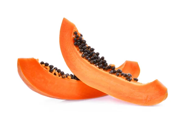 Scheiben reife Papaya mit Samen isoliert auf weißem Hintergrund — Stockfoto