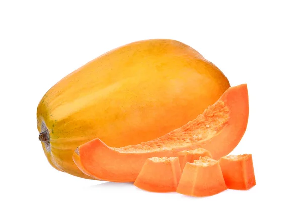 Bütün ve beyaz arka plan üzerinde izole olgun papaya dilim — Stok fotoğraf