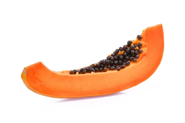Scheibe reife Papaya mit Samen isoliert auf weißem Hintergrund — Stockfoto