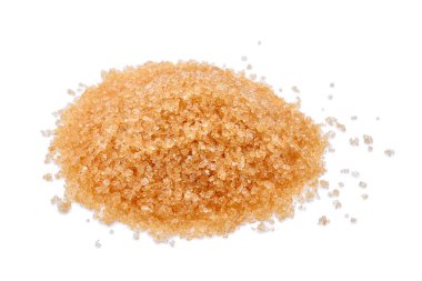 Beyaz arka plan üzerinde izole kahverengi şeker kamışı yığını