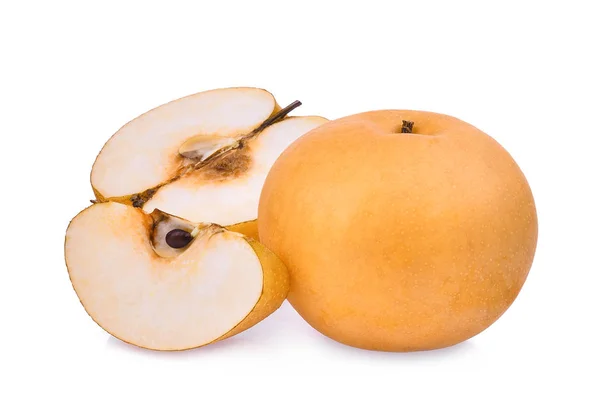 Geheel en de andere helft met schijfje van sneeuw pear fruit geïsoleerd op witte b — Stockfoto