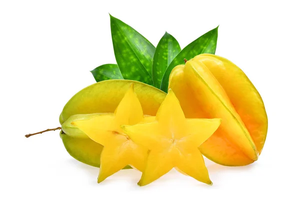 Stern-Apfelfrucht mit grünen Blättern isoliert auf weißem Hintergrund — Stockfoto