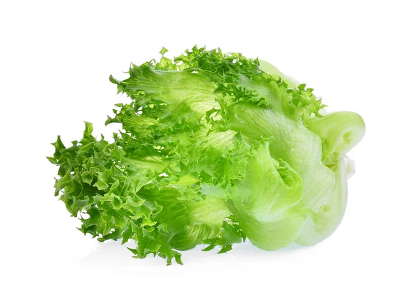 Lechuga iceberg verde aislada sobre fondo blanco — Foto de Stock