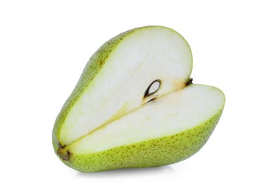 Beyaz arka plan üzerinde izole yeşil packham armut yarısı