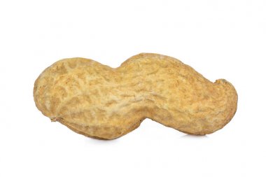 Beyaz arka planda izole edilmiş kavrulmuş fıstık.