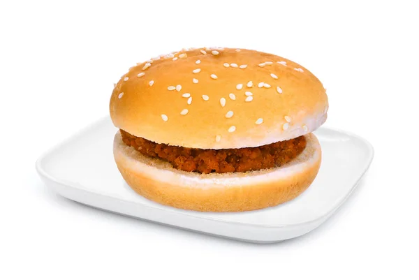 Csirke burger, gyorsétterem, a fehér lemez elszigetelt fehér b — Stock Fotó
