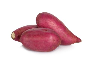 Beyaz arka planda izole edilmiş tatlı patates