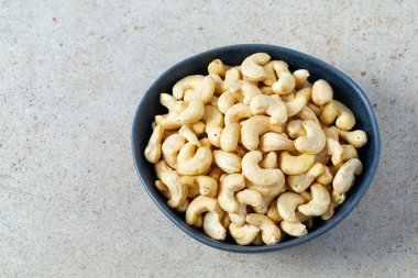 granit yüzeyde kaju fıstığı