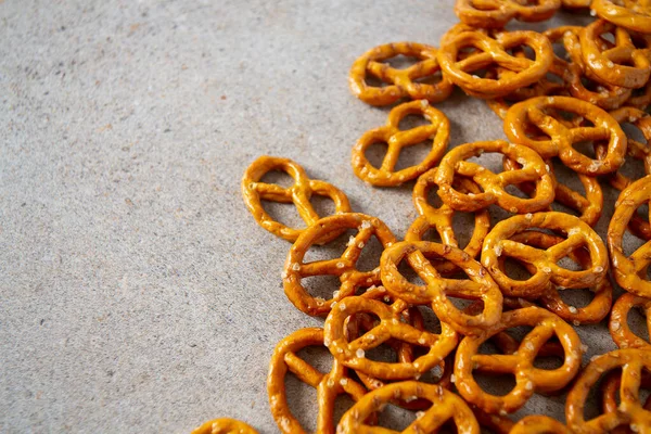 Biscoitos Pretzel Superfície Granito — Fotografia de Stock