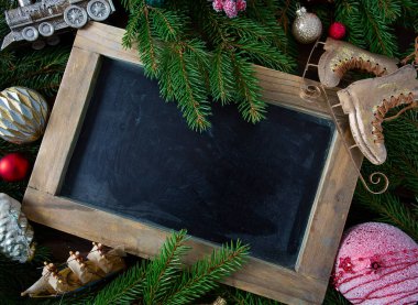 Metnin için Noel süslemesi ve boş alan