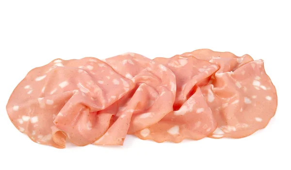 Sottili fette di prosciutto di mortadella isolate su bianco — Foto Stock