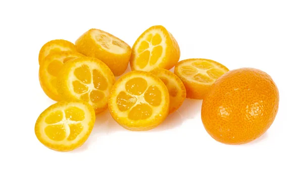 Fruta Kumquat Fresca Isolada Sobre Fundo Branco — Fotografia de Stock