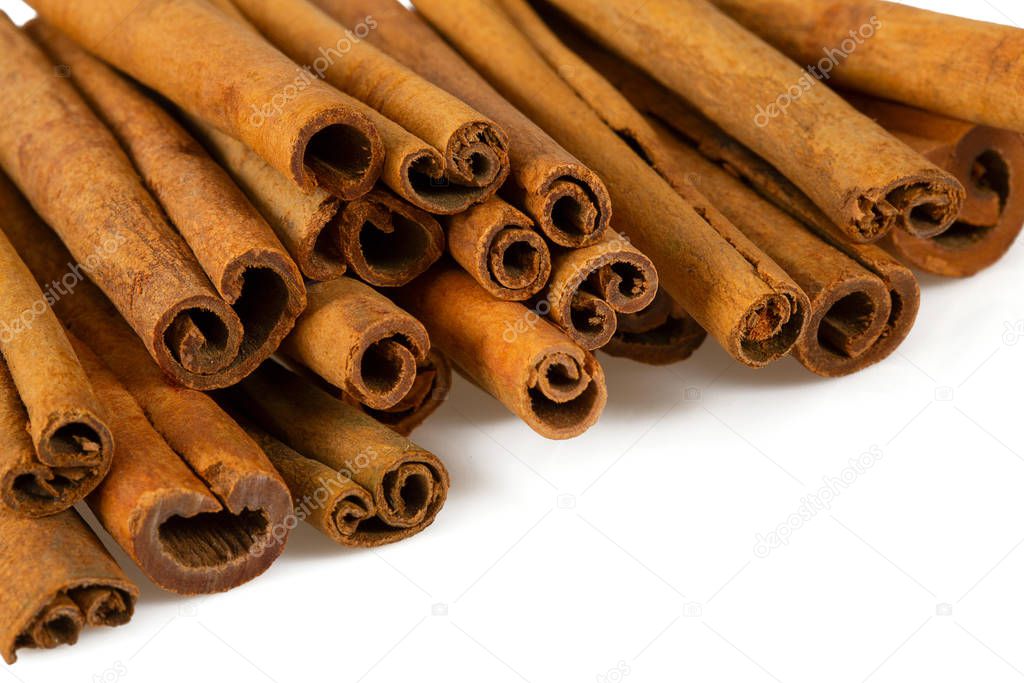 cinnamon sticks isolated on white background