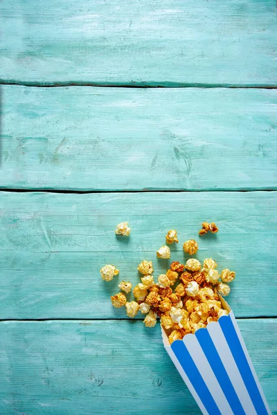 Karamelizovaná Popcorn Pruhované Papírové Krabičce — Stock fotografie