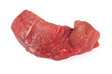 çiğ et üzerine beyaz izole