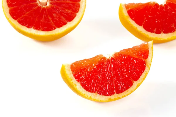 Grapefruitschijfjes Geïsoleerd Wit — Stockfoto