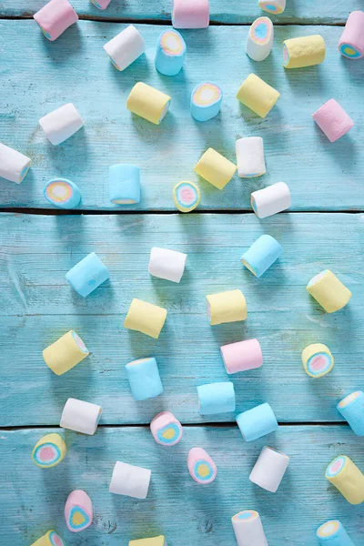 Marshmallow Colorido Superfície Madeira — Fotografia de Stock