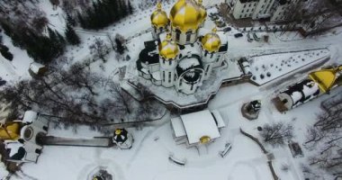 Dini Merkezi, Zarvanytsia Ternopil bölgesi, Ukrayna Yunan Katolik Kilisesi'nin ruhani Merkezi.