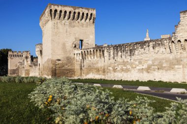 Avignon şehir duvarları 
