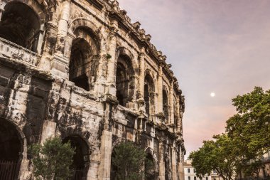 Nimes Arena gündoğumu ve batışı