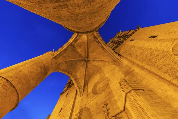 Catedral de Montpellier por la noche — Foto de Stock