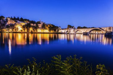 Pont Saint-Benezet Avignon Rhone Nehri üzerinde