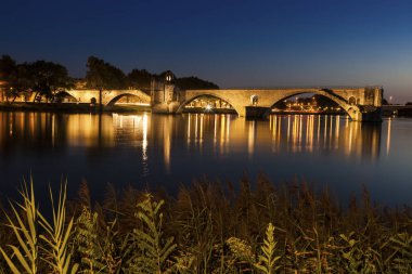 Pont Saint-Benezet Avignon Rhone Nehri üzerinde
