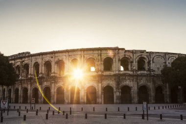 nimes arenası