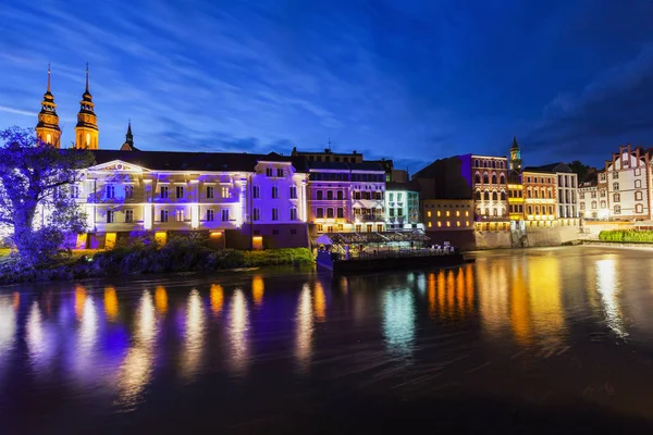 Vieille ville d'Opole en face de la rivière Oder — Photo