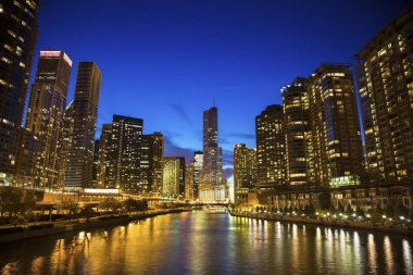 Chicago Nehri boyunca manzarası