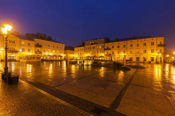 Lluvia en la Plaza del Mercado en Piotrkow Trybunalski —  Fotos de Stock