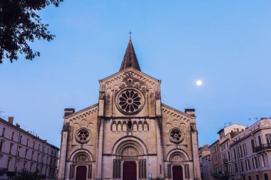 Nimes Saint Paul Kilisesi