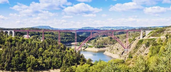 Wiadukt Garabit nad rzeką Truyere — Zdjęcie stockowe