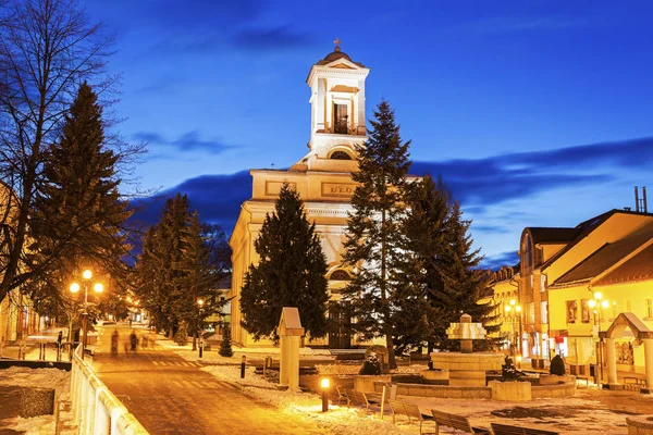 Evangelische kerk in Poprad bij nacht — Stockfoto
