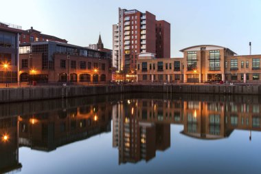 Lagan Nehri boyunca Belfast mimarisi