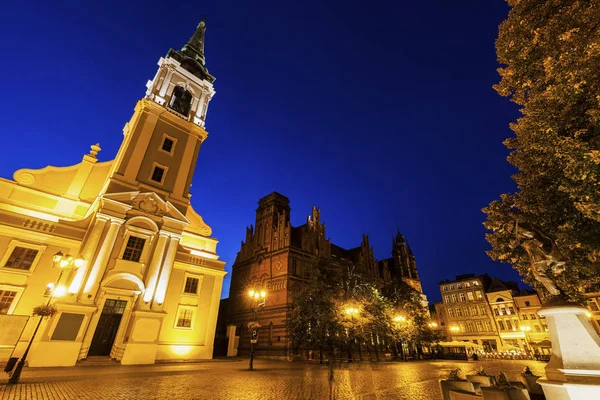 Heilige Geest kerk op oude marktplein in Torun — Stockfoto