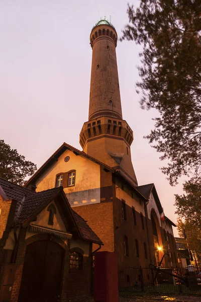 Lighthouse Swinoujscie při západu slunce — Stock fotografie