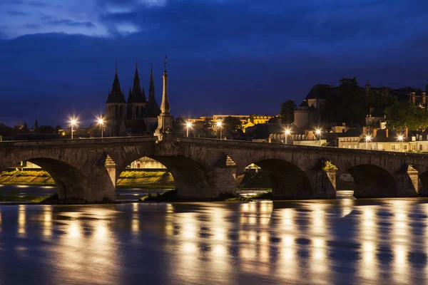 Panorama de Blois la nuit — Photo