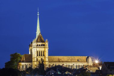 Cenevre Katedrali'ne geceleri