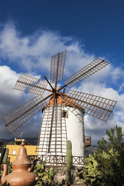 Moinho de vento em Gran Canaria — Fotografia de Stock