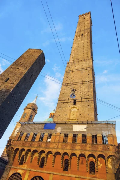 ボローニャのアシナリ塔 — ストック写真